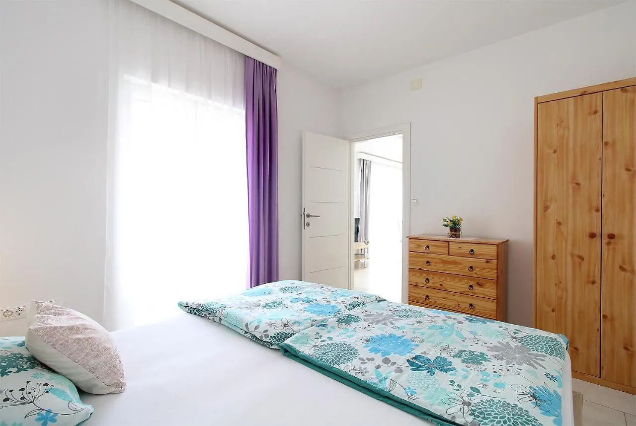 Apartments Miro 2185 Pula Croatia