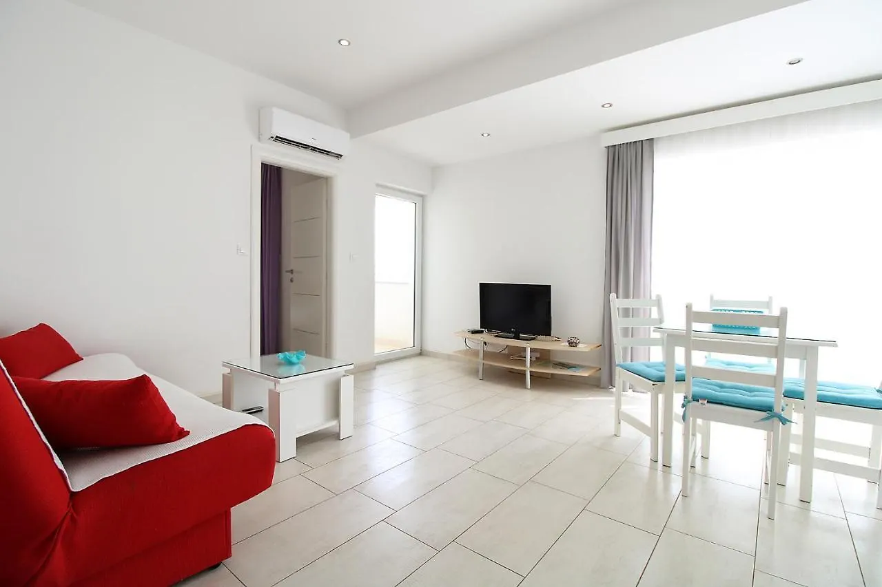 Apartments Miro 2185 Pula