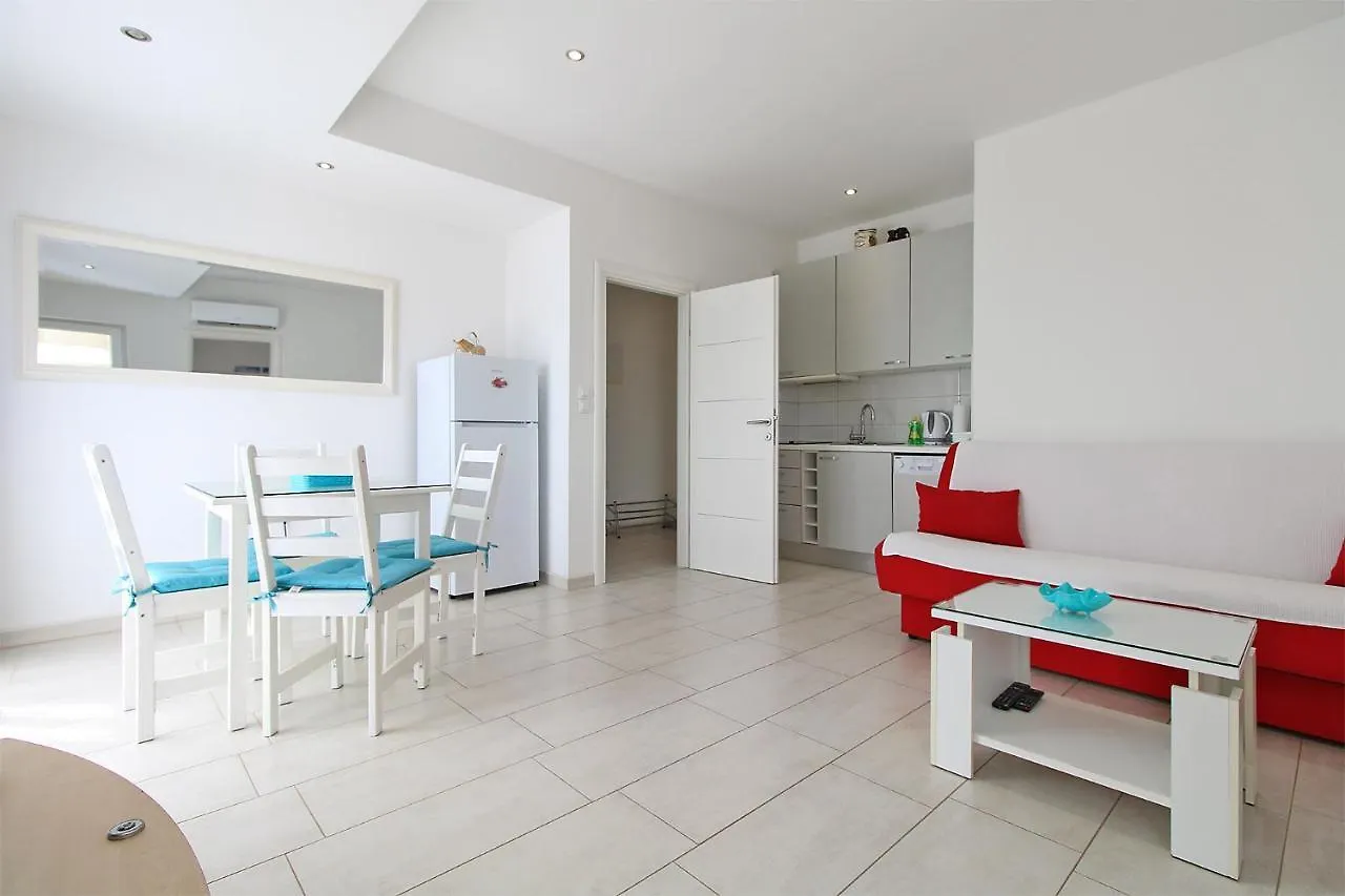 Apartments Miro 2185 Pula 0*,  Croatia