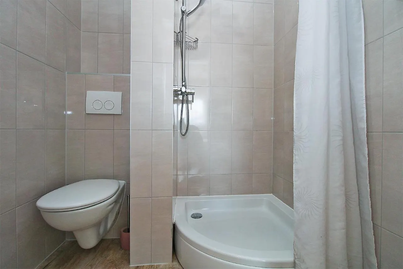 Apartments Miro 2185 Pula 0*,